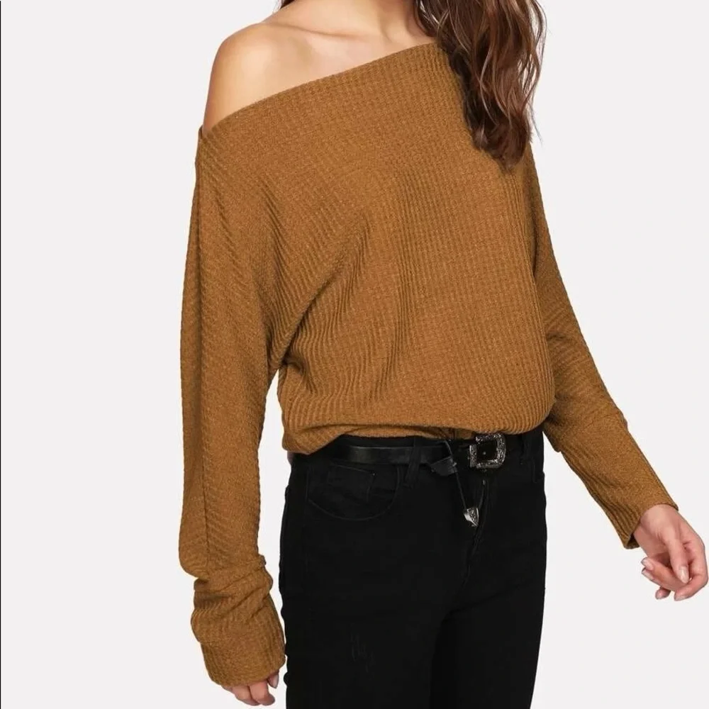 Oblique Shoulder Dolman Sleeve Sweater - Picture 3 of 8